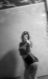 Миниатюра Индивидуалка Карина Фотография 